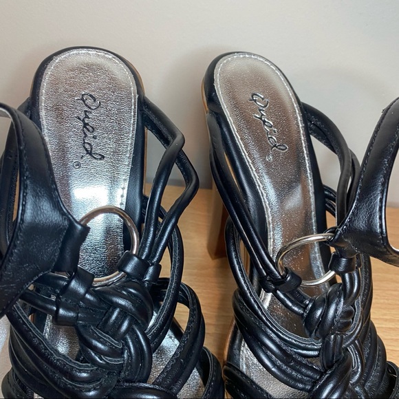 ❤️Pretty ankle strap heels 👠 - Picture 8 of 8